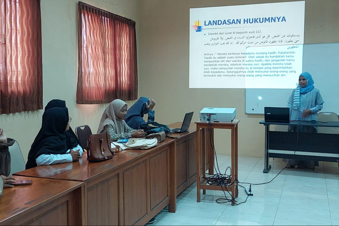 MAHASISWI PROGRAM STUDI MAGISTER PAI MENGIKUTI  KELAS KHUSUS FIKIH KEPEREMPUANAN