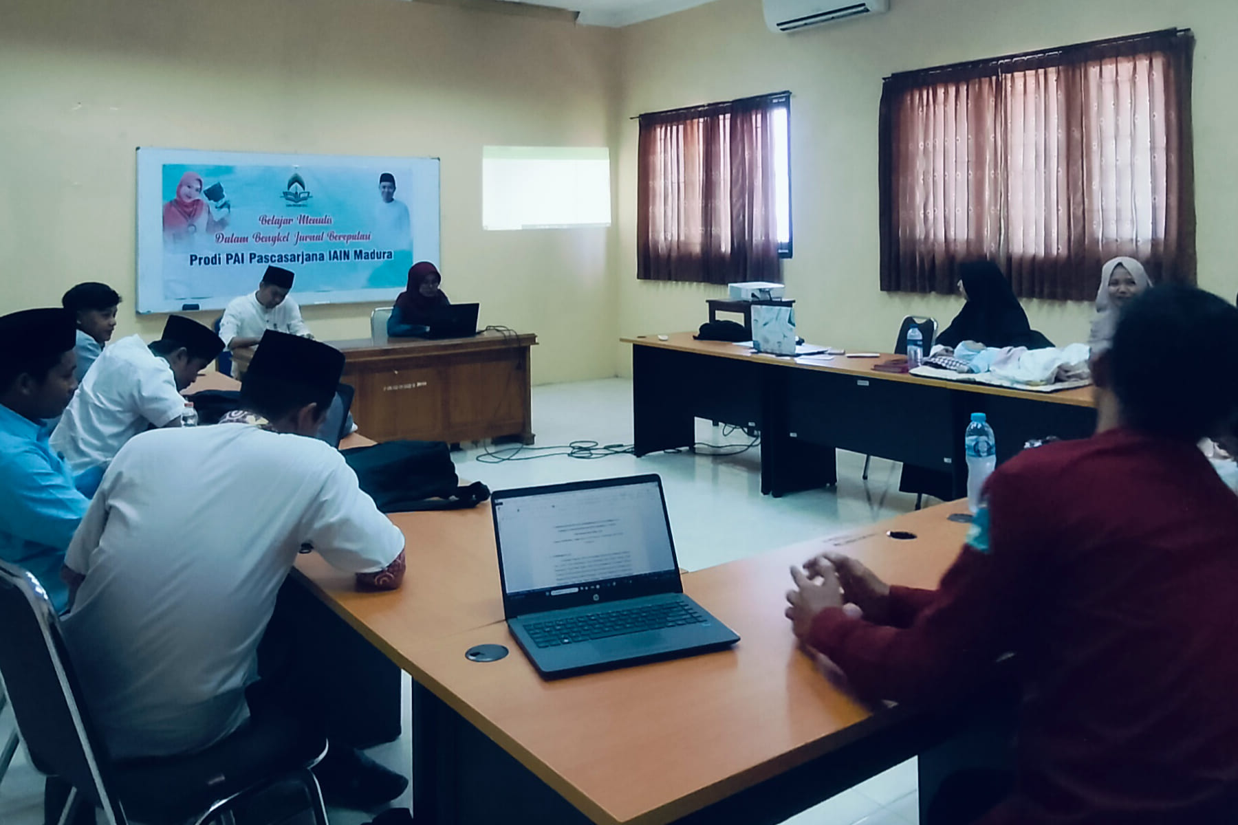 BENGKEL JURNAL BEREPUTASI TINGKATKAN KETERAMPILAN MENULIS MAHASISWA PRODI MAGISTER PAI PASCASARJANA IAIN MADURA