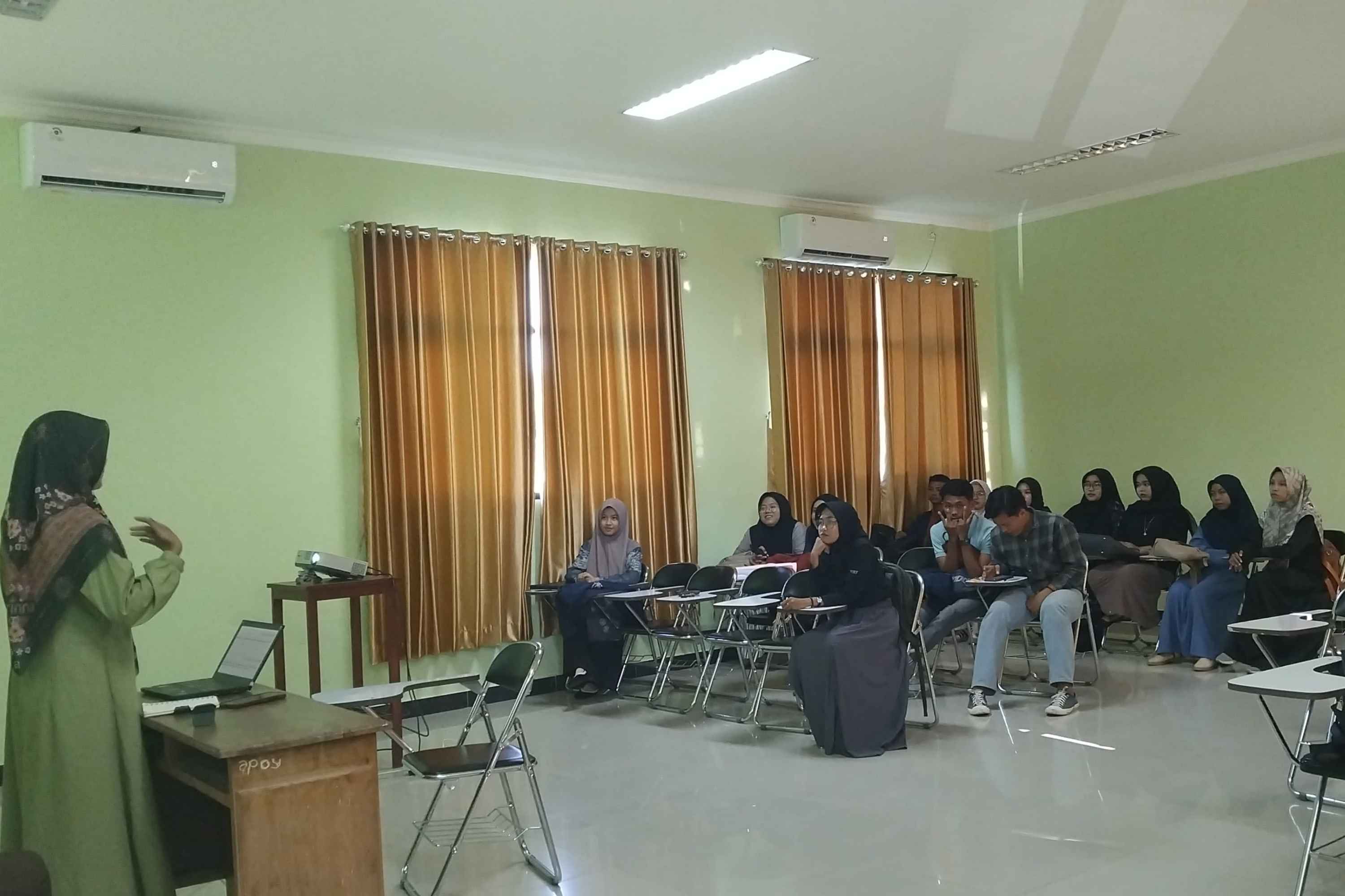 MAHASISWA MAGISTER PAI UJI COBA PRODUK DALAM PRAKTIK MENGAJAR DI PRODI PGMI