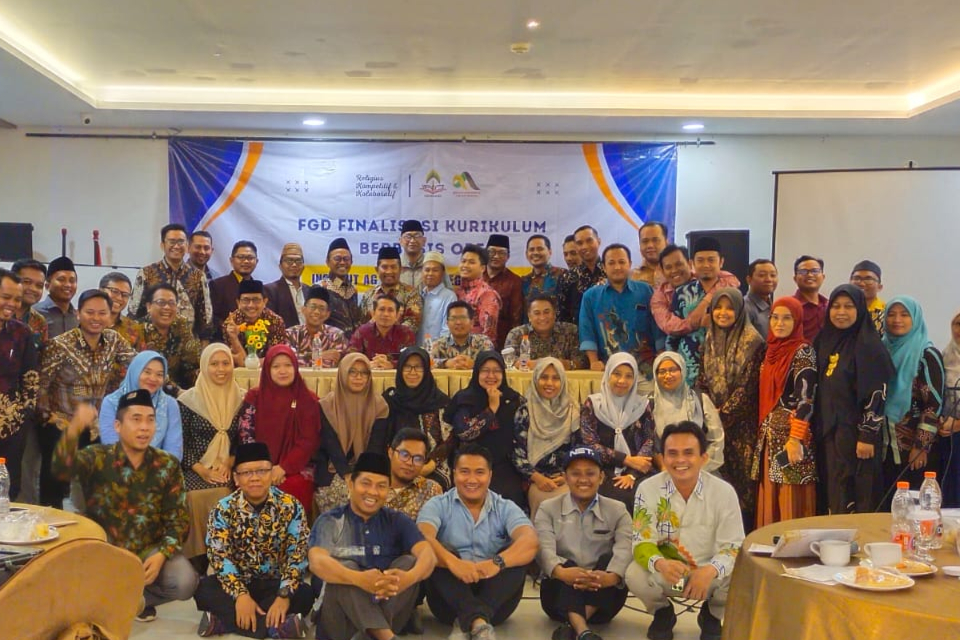 PRODI MAGISTER PAI IKUTI FGD PEMUTAKHIRAN KURIKULUM BERBASIS OBE